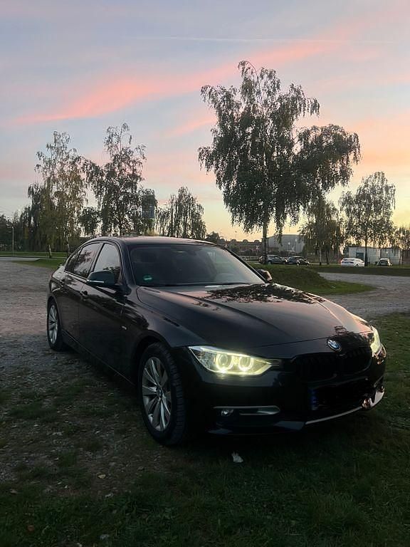 Gebraucht BMW 320 Luxury Line 184 PS (135 kW) 2012 Schwarz Limousine