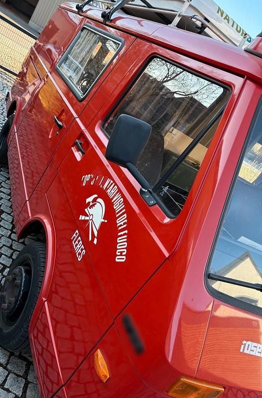 Second-hand VW LT 75 CP (55 kW) 1982 Roșu Monovolum