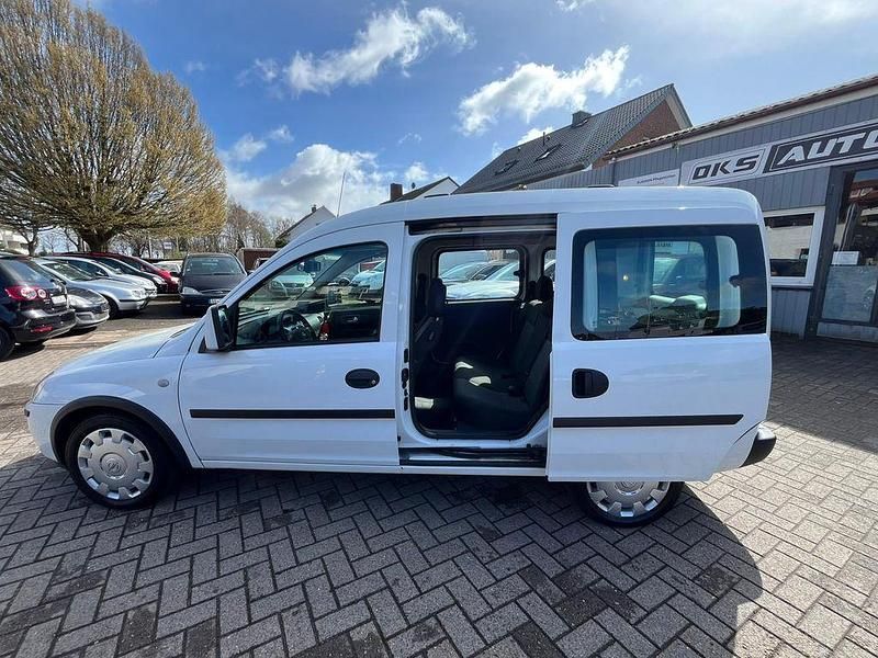 Gebraucht Opel Combo 94 PS (69 kW) 2010 Weiß Van / Kleinbus