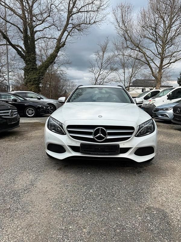 Gebraucht Mercedes C200 136 PS (100 kW) 2015 Weiß Kombi