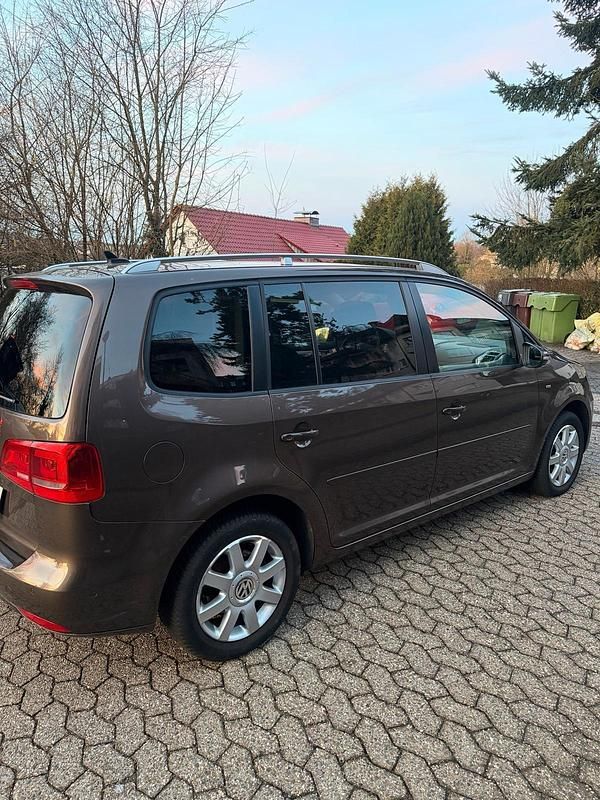 Gebraucht VW Touran Cup 105 PS (77 kW) 2014 Braun Van / Kleinbus