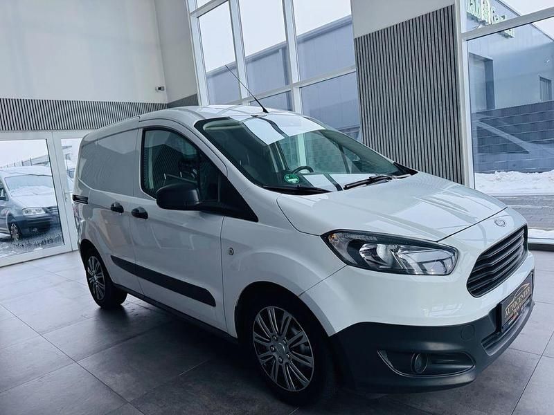 Gebraucht Ford Transit 95 PS (69 kW) 2017 Weiß Van / Kleinbus