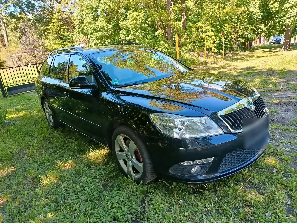 Używany Skoda Octavia 170 KM (125 kW) 2011 Czarny Kombi