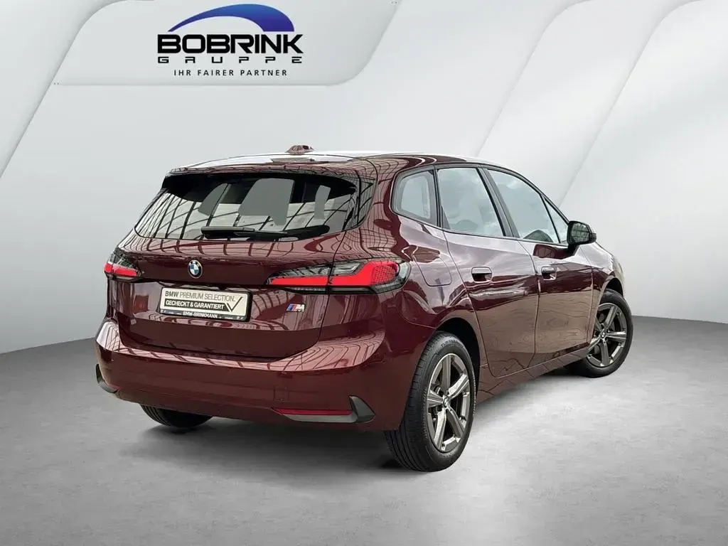 Gebraucht BMW 220 Active Tourer Sport Line 170 PS (125 kW) 2023 Rot Van / Kleinbus