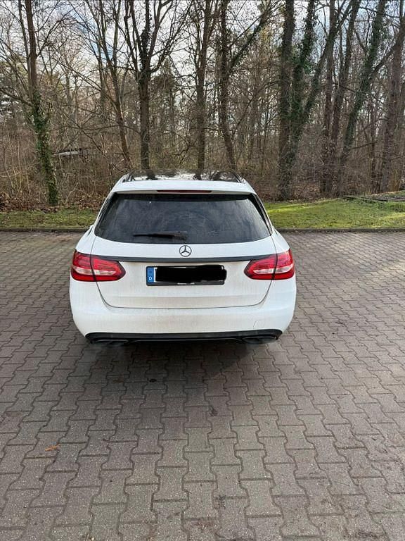 Gebraucht Mercedes C400 333 PS (244 kW) 2015 Weiß Limousine