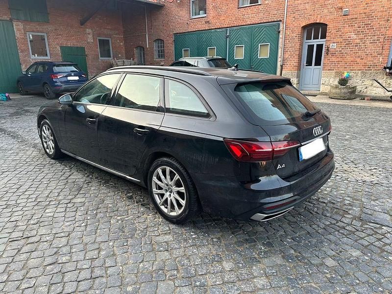 Gebraucht Audi A4 Basis 190 PS (139 kW) 2020 Schwarz Kombi