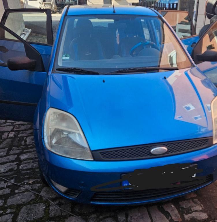 Gebraucht Ford Fiesta 80 PS (58 kW) 2004 Blau Kleinwagen