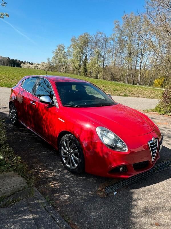 Rot Gebraucht 2012 Alfa Romeo Giulietta Kleinwagen | 4.350 € (Superpreis) - Bild 1/4