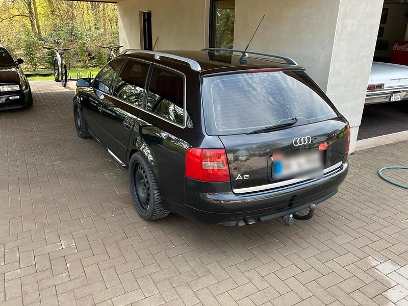 Usado Audi A6 Performance 131 HP (96 kW) 2004 Preto Carrinha