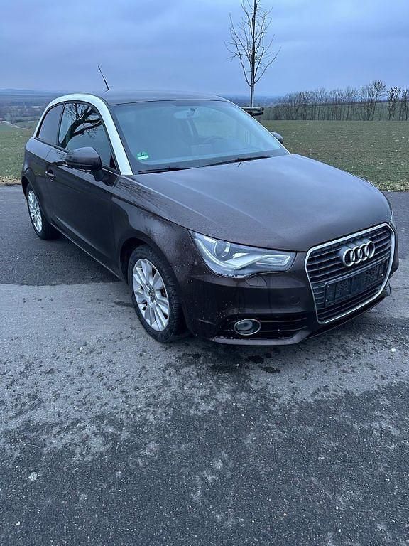 Gebraucht Audi A1 105 PS (77 kW) 2011 Braun Kleinwagen