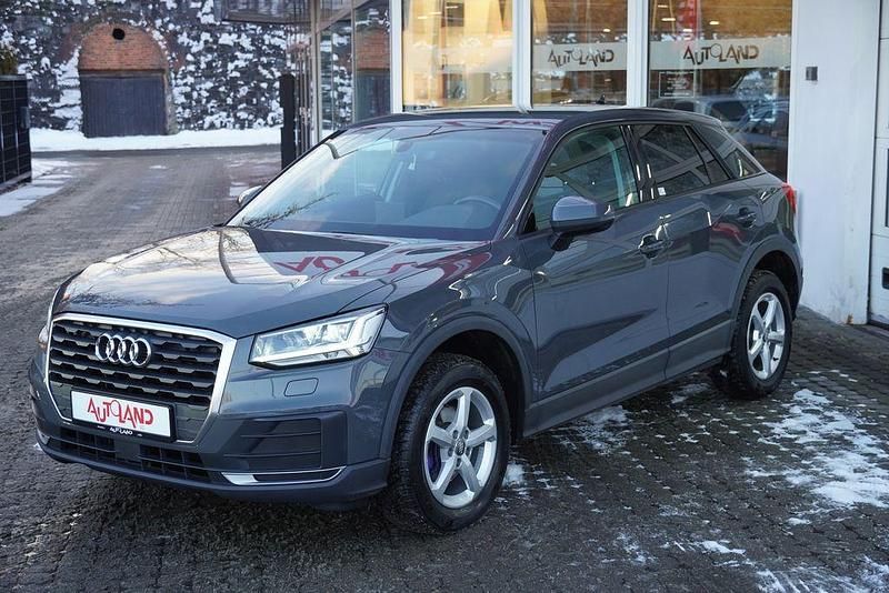 Gebraucht Audi Q2 Comfort 150 PS (110 kW) 2019 Nanograu metallic SUV