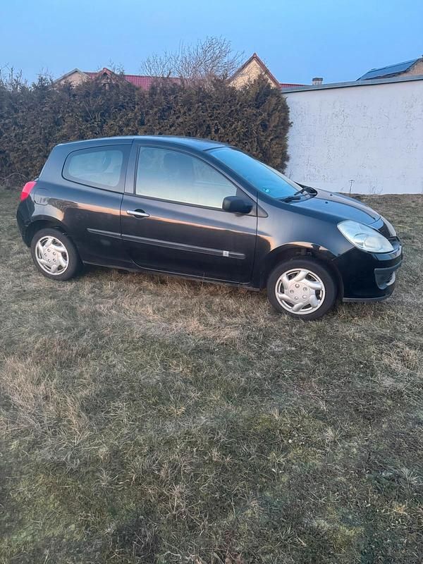 Gebraucht Renault Clio II 75 PS (55 kW) 2008 Schwarz Kleinwagen