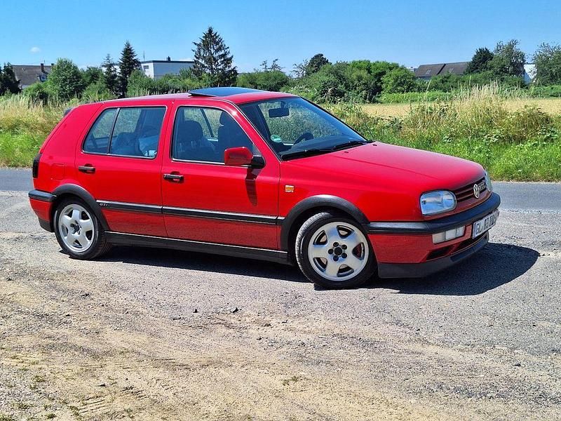 Rot Gebraucht 1993 VW Golf III GTI Limousine | 11.500 € - Bild 1/4