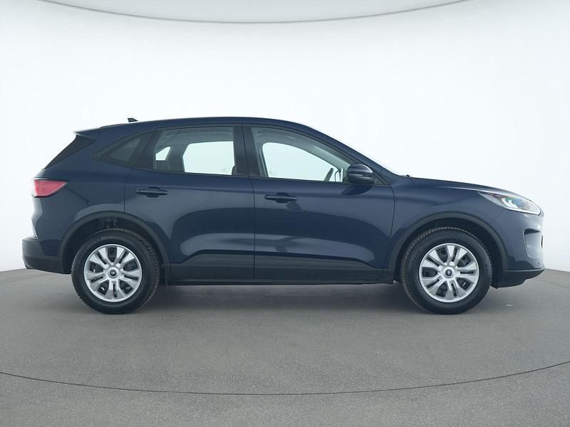 Usado Ford Kuga 120 HP (88 kW) 2022 Azul SUV