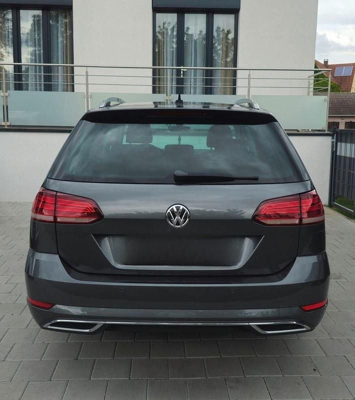 Gebraucht VW Golf VII Highline 150 PS (110 kW) 2019 Grau Kombi