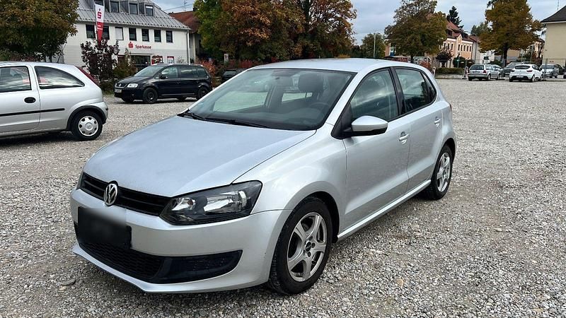 Silber Gebraucht 2009 VW Polo Trendline Kleinwagen | 4.199 € (Fairer Preis) - Bild 1/4