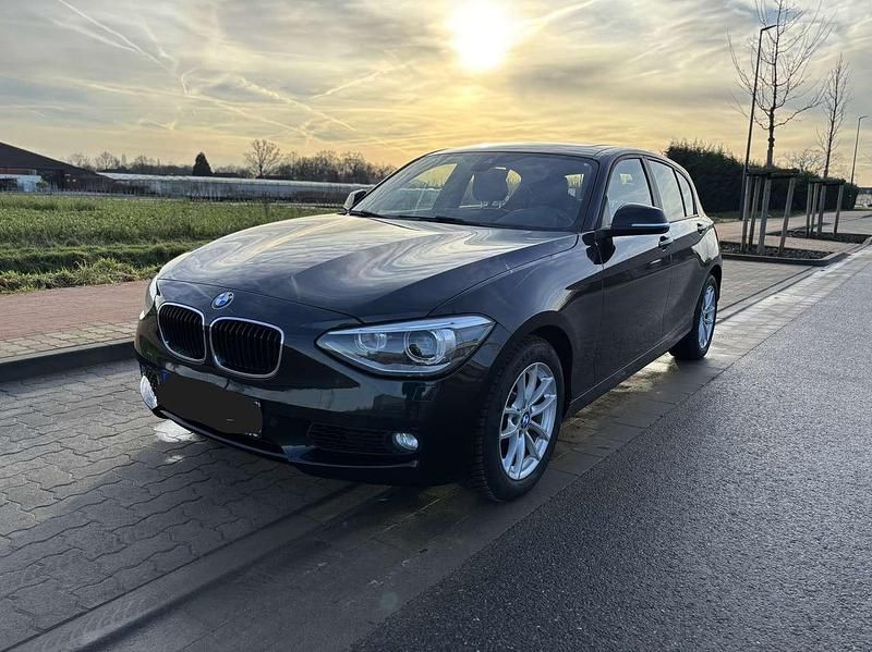 Schwarz Gebraucht 2015 BMW 120 Kleinwagen | 12.200 € (Superpreis) - Bild 1/4