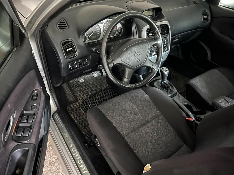 Gebraucht Mitsubishi Carisma 122 PS (89 kW) 2003 Grau Limousine