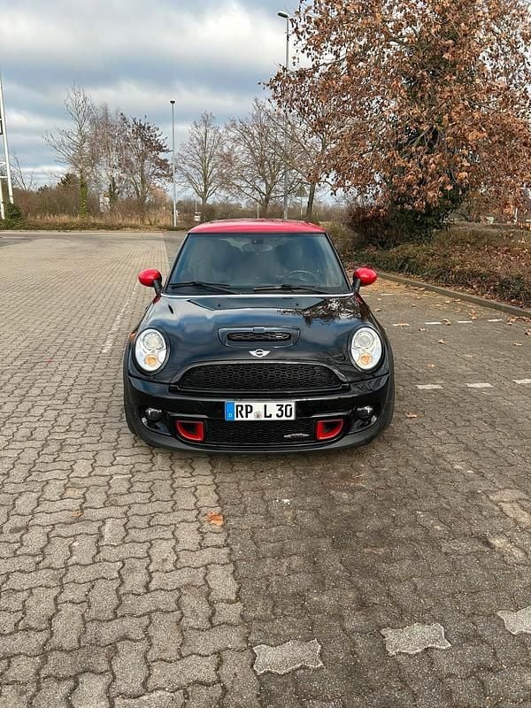 Schwarz Gebraucht 2011 Mini John Cooper Works Kleinwagen | 10.900 € (Fairer Preis) - Bild 1/4