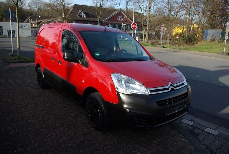 Gebraucht Citroën Berlingo 98 PS (72 kW) 2016 Rot Van / Kleinbus