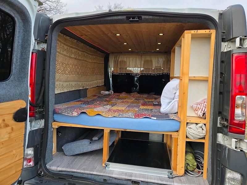 Gebraucht Opel Vivaro 145 PS (106 kW) 2010 Weiß Van / Kleinbus