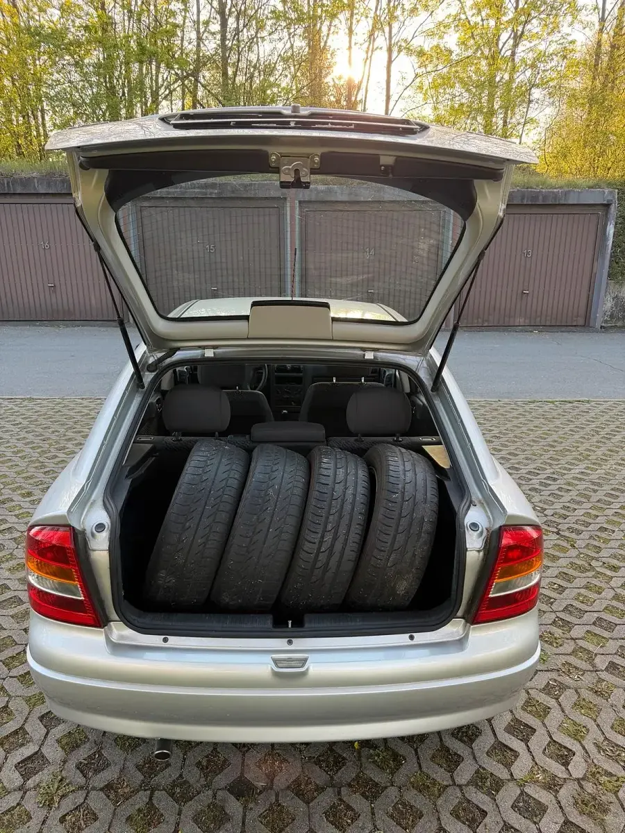 Gebraucht Opel Astra 101 PS (74 kW) 2001 Silber Kleinwagen