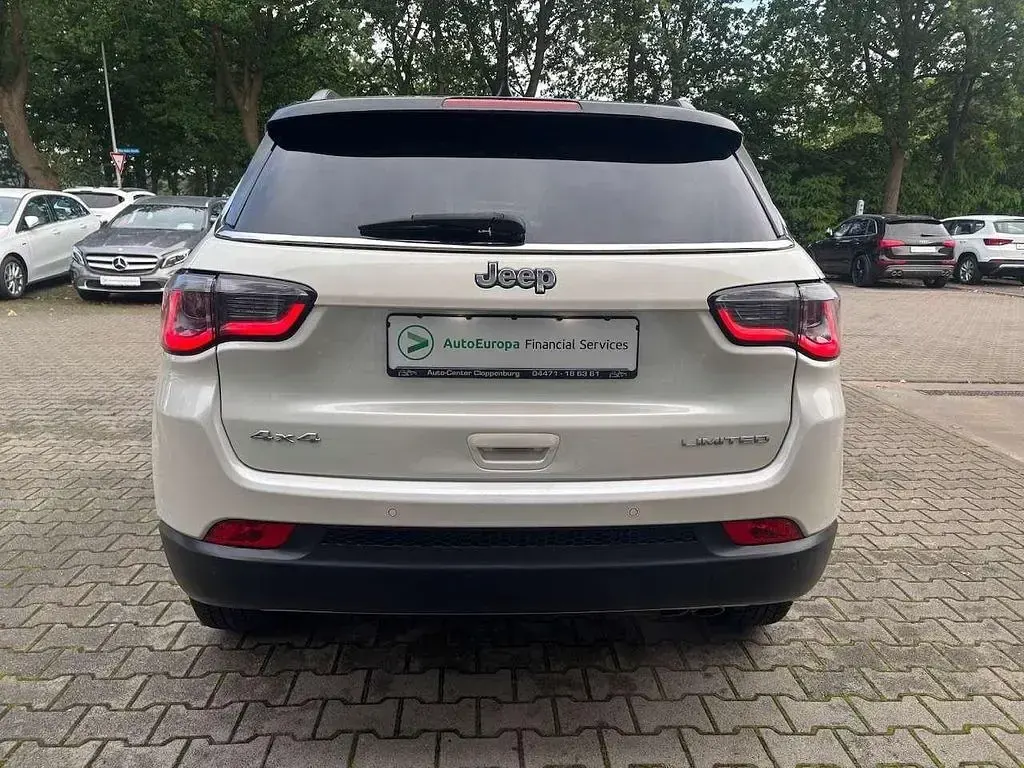 Gebraucht Jeep Compass Opening Edition 140 PS (102 kW) 2017 Pearl white tricoat SUV
