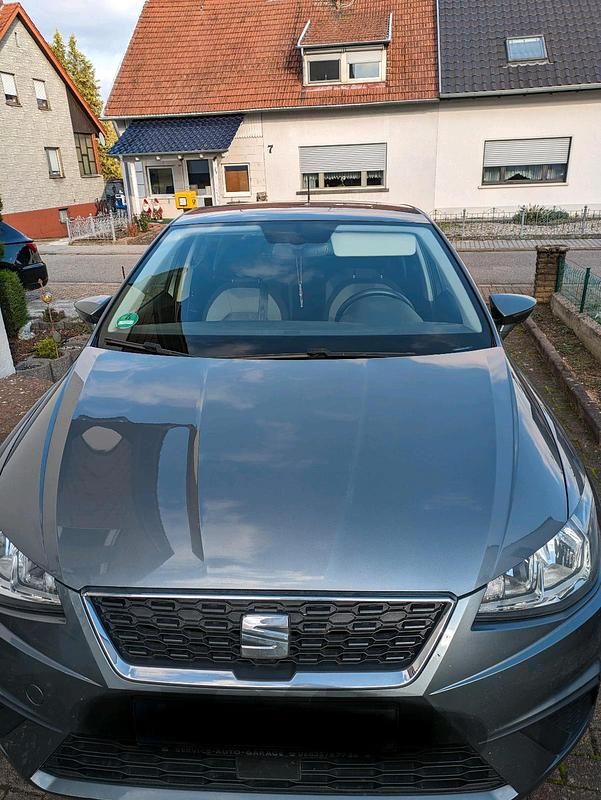 Grau Gebraucht 2018 Seat Ibiza Kleinwagen | 10.000 € (Fairer Preis) - Bild 1/4