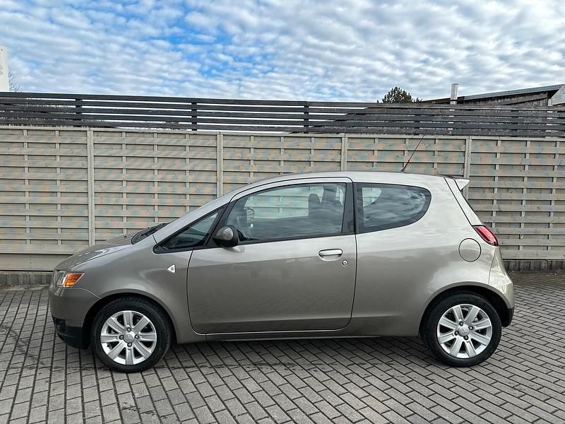 Gebraucht Mitsubishi Colt 95 PS (69 kW) 2009 Grau Kleinwagen