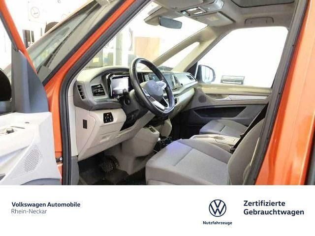 Second-hand VW Multivan Basis 150 CP (110 kW) 2023 Portocaliu Monovolum