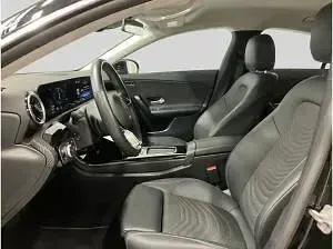 Gebraucht Mercedes CLA200 150 PS (110 kW) 2024 Schwarz (kosmosschwarz) Coupé