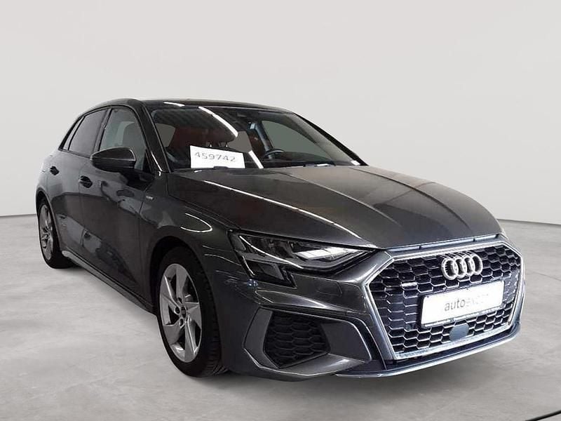 Daytonagrau perleffekt Gebraucht 2022 Audi A3 Sportback S-Line Kombi | 29.490 € (Guter Preis) - Bild 1/4