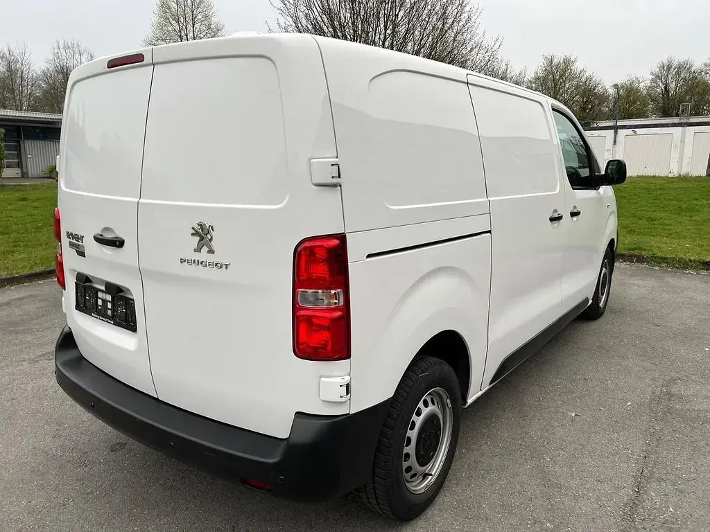 Gebraucht Peugeot Expert Premium 144 PS (105 kW) 2022 Weiß Van