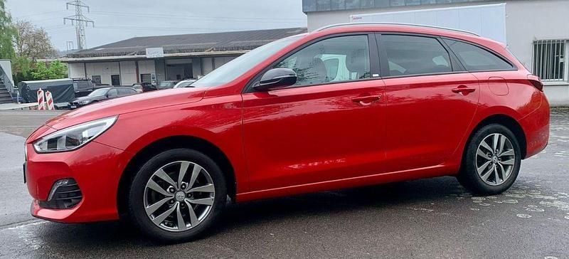 Rot Gebraucht 2019 Hyundai i30 YES! Kombi | 15.200 € (Fairer Preis) - Bild 1/4