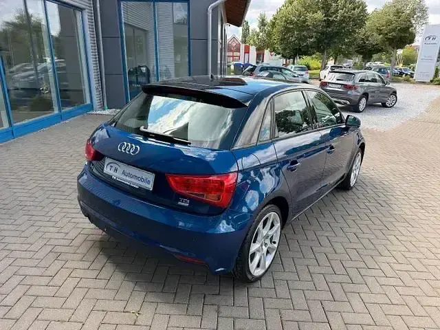 Gebraucht Audi A1 Sportback Sport 90 PS (66 kW) 2015 Scubablau Kleinwagen