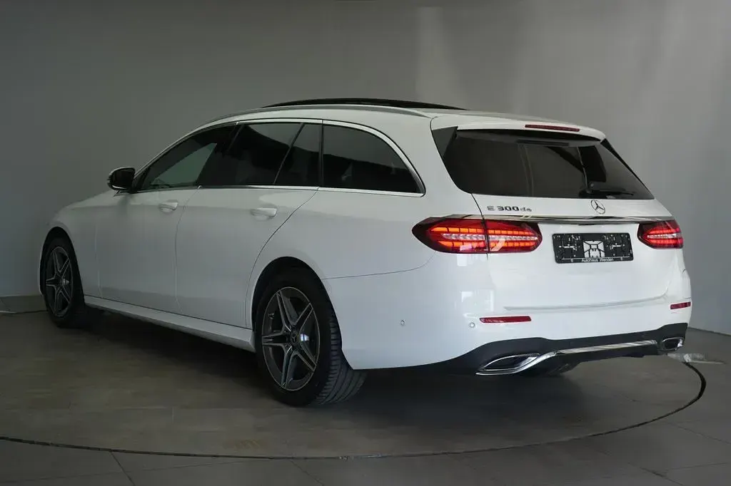 Gebraucht Mercedes E300 AMG 306 PS (225 kW) 2022 Weiß Limousine