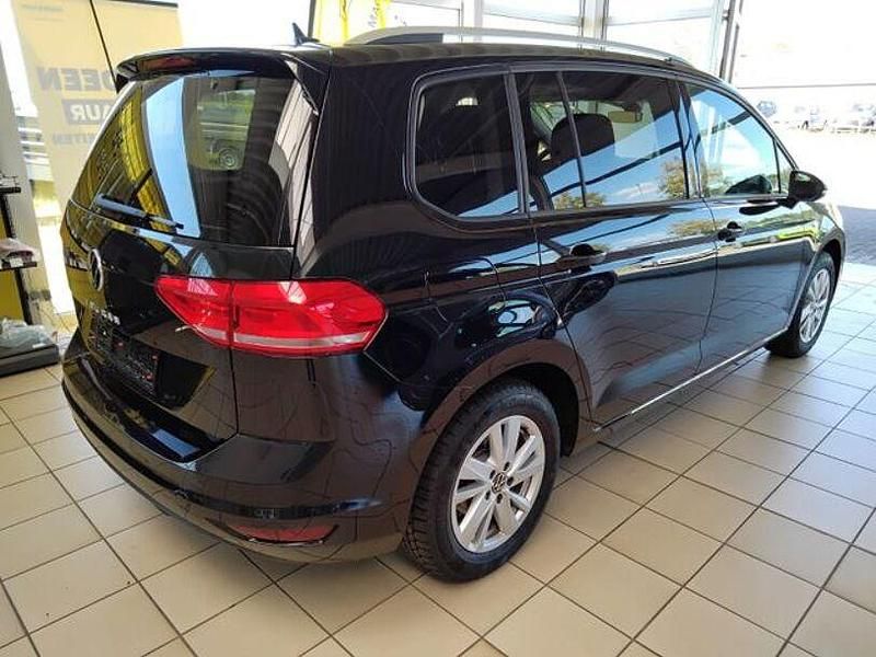 Gebraucht VW Touran Comfortline 176 PS (129 kW) 2024 Andere Van / Kleinbus
