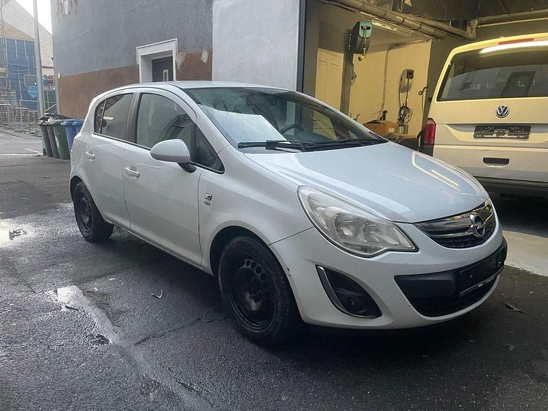 Weiß Gebraucht 2011 Opel Corsa Kleinwagen | 2.980 € (Superpreis) - Bild 1/3