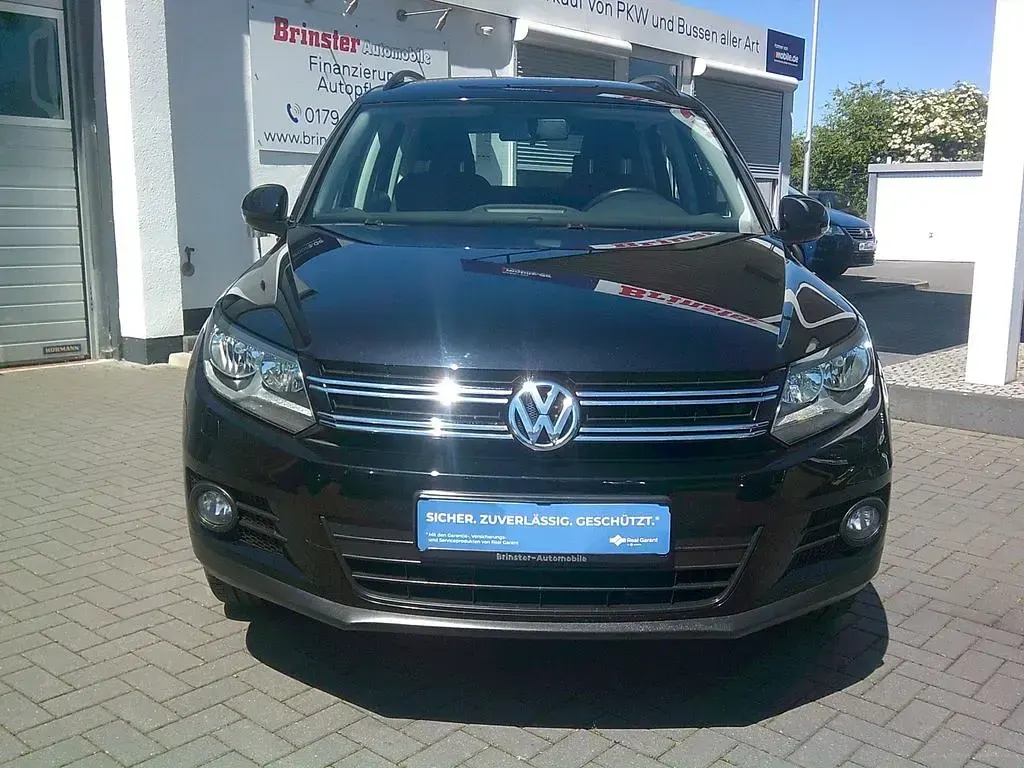 Gebraucht VW Tiguan Trendline 122 PS (89 kW) 2012 Schwarz SUV