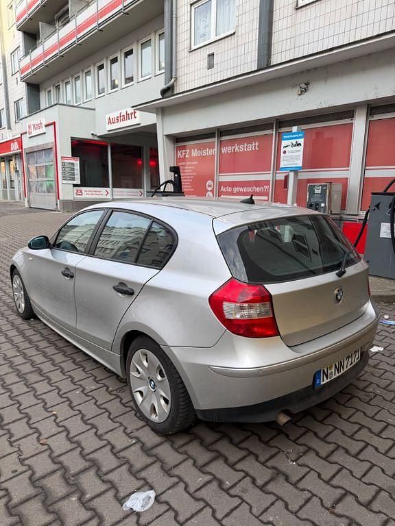 Gebraucht BMW 118 143 PS (105 kW) 2005 Silber Kleinwagen
