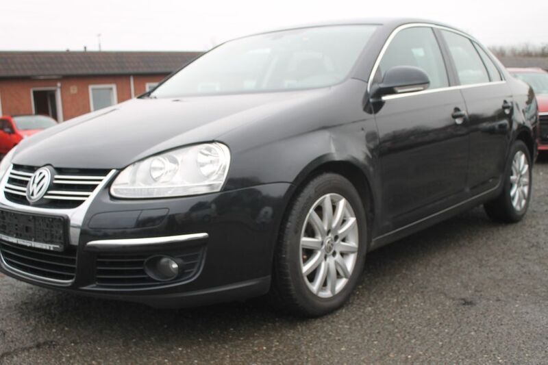 Schwarz Gebraucht 2006 VW Jetta Comfortline Limousine | 2.499 € (Guter Preis) - Bild 1/4