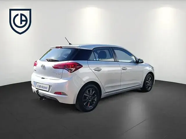 Gebraucht Hyundai i20 YES! 84 PS (61 kW) 2018 Silber Limousine