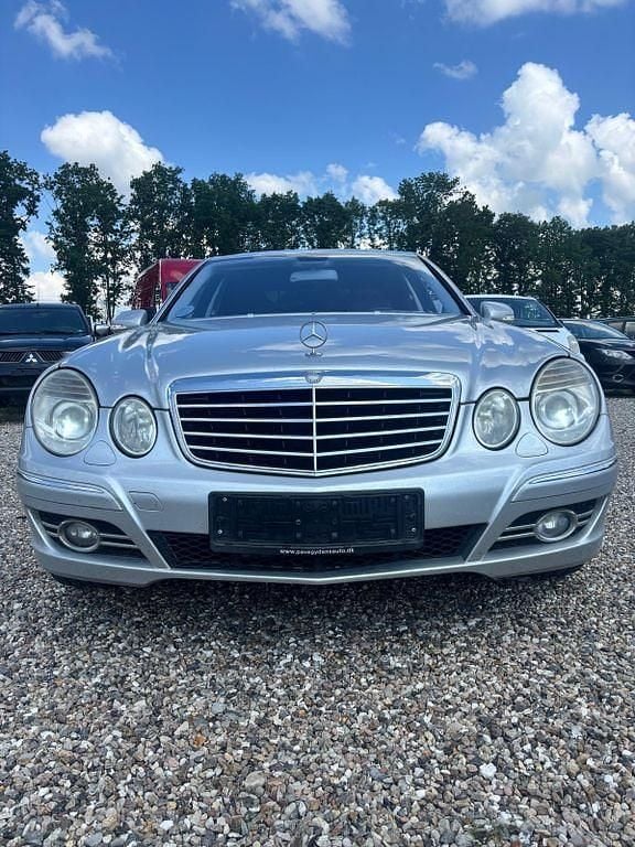 Silber Gebraucht 2007 Mercedes E230 Limousine | 2.200 € (Guter Preis) - Bild 1/4