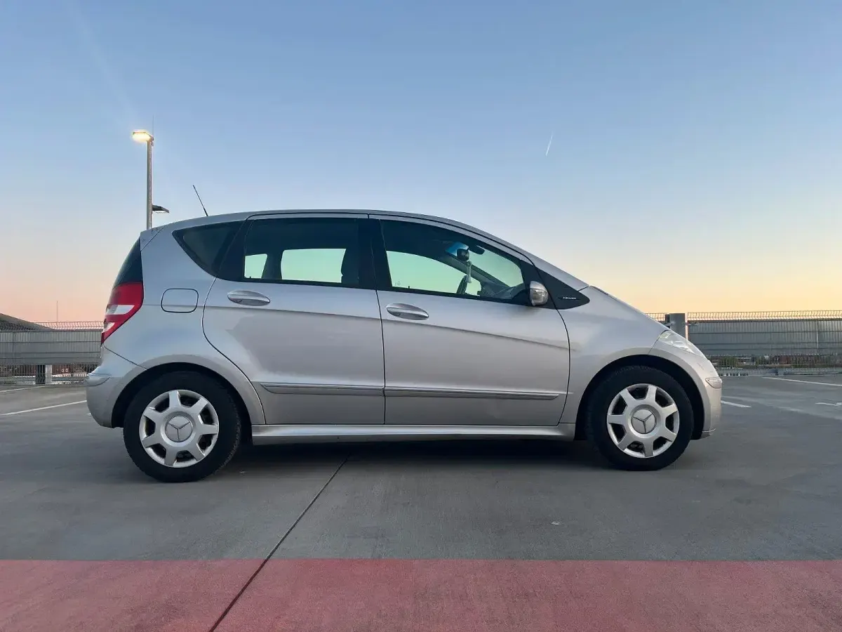 Gebraucht Mercedes A150 95 PS (69 kW) 2007 Grau Kleinwagen