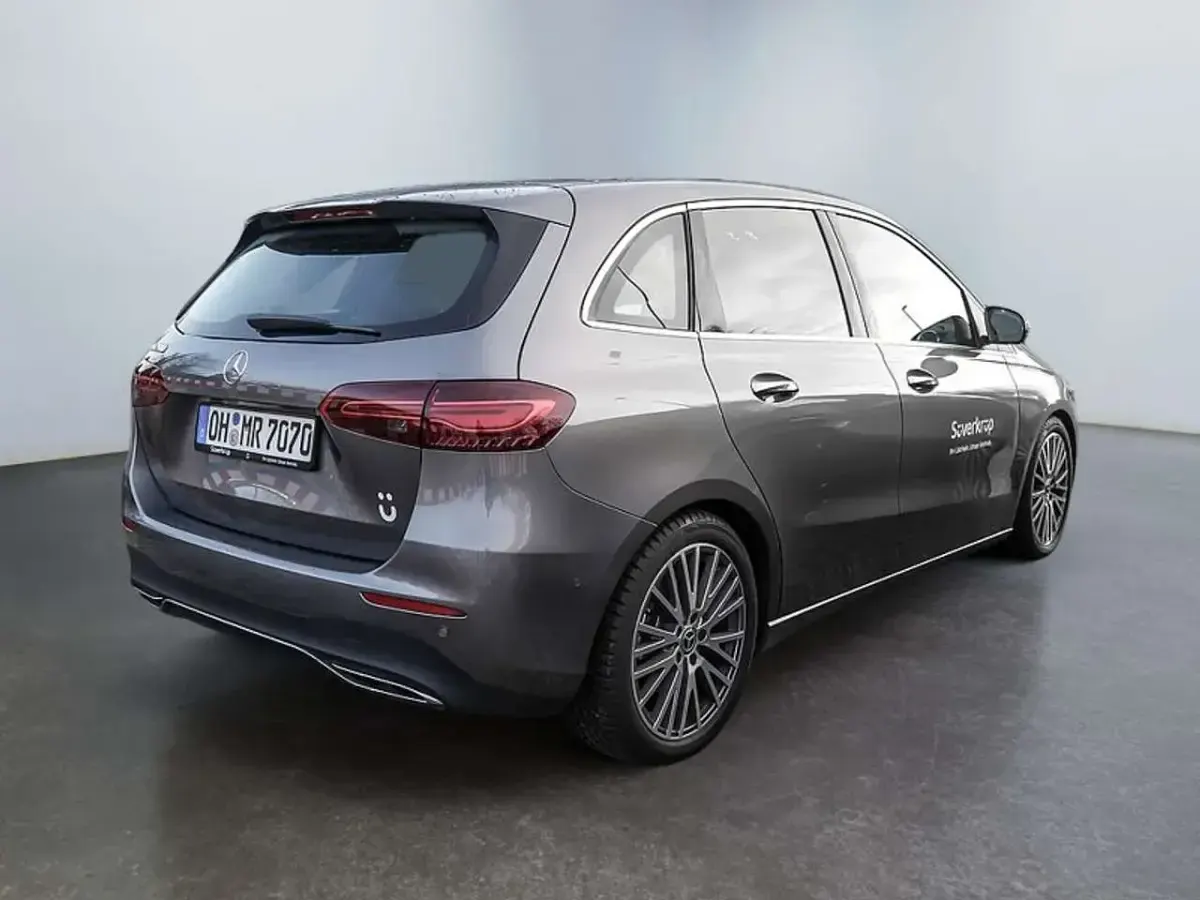 Gebraucht Mercedes B200 Progressive 163 PS (119 kW) 2025 Metalliclack mountaingrau Kleinwagen