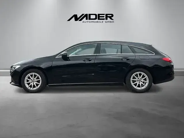 Gebraucht Mercedes CLA180 136 PS (100 kW) 2023 Schwarz Limousine