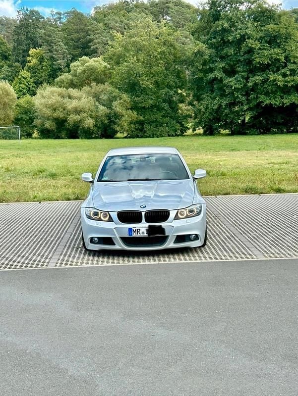 Silber Gebraucht 2009 BMW 325 M Sport Limousine | 11.300 € (Fairer Preis) - Bild 1/4