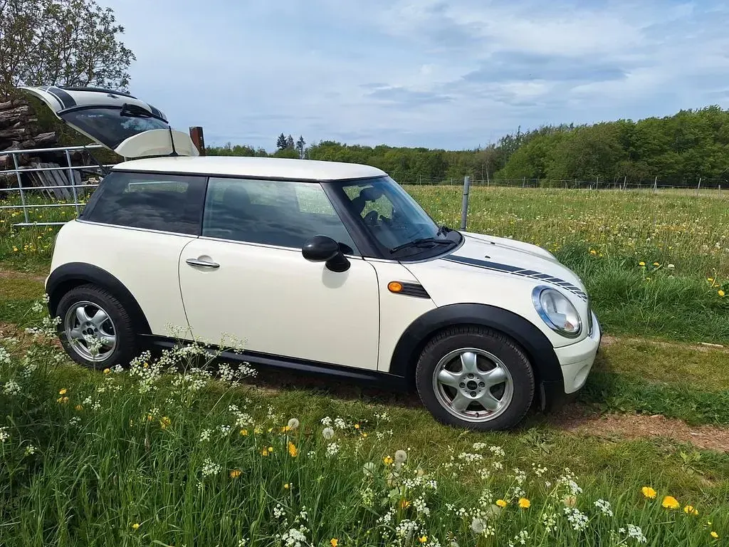 Käytetty Mini ONE 75 HP (55 kW) 2009 Valkoinen Viistoperä