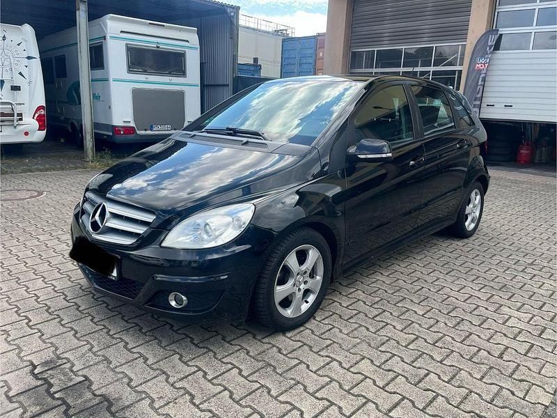Schwarz Gebraucht 2011 Mercedes B180 Van / Kleinbus | 2.990 € (Fairer Preis) - Bild 1/4