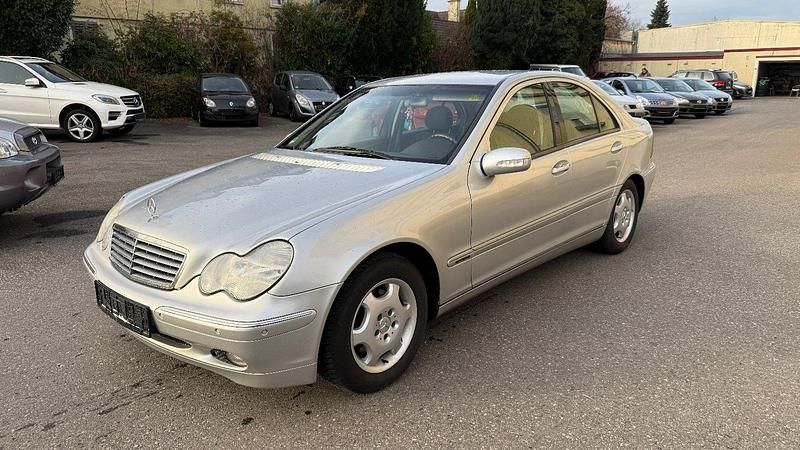 Silber Gebraucht 2003 Mercedes C220 Elegance Limousine | 1.450 € (Guter Preis) - Bild 1/4